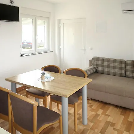 Haus Kovacic 151s Daire Vir